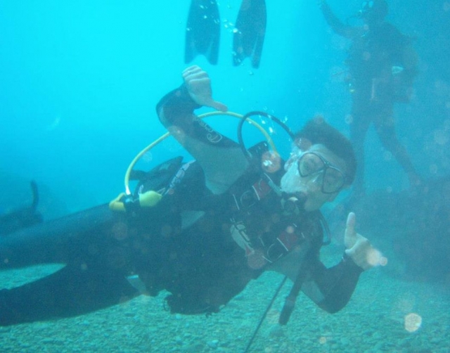 Alumno en curso de submarinismo